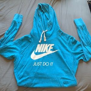 Nike women’s XL Long sleeve pullover